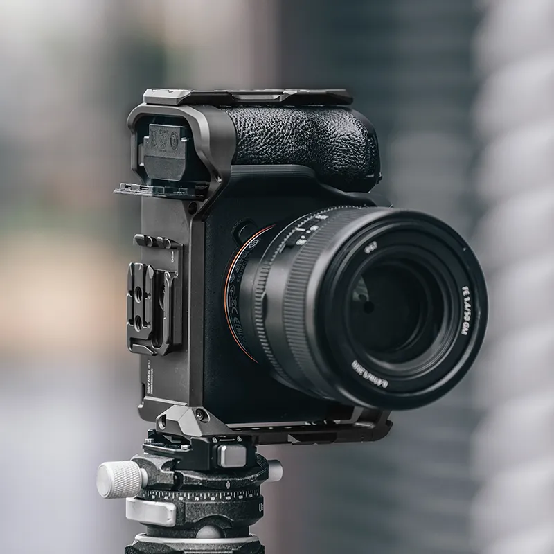 Falcam F38 Quick Release Camera Cage for Sony Alpha 7 V/ Alpha 7R V/ Alpha 7 IV - Image 3