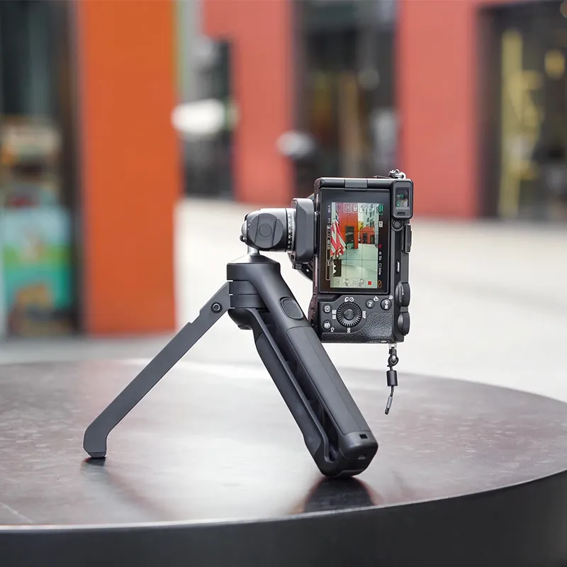 Ulanzi TT38 One-click Opening Tripod T070GBB1 - Image 5