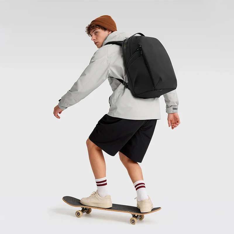 Ulanzi YY038 Urban Travel Backpack V2 22L - Image 12
